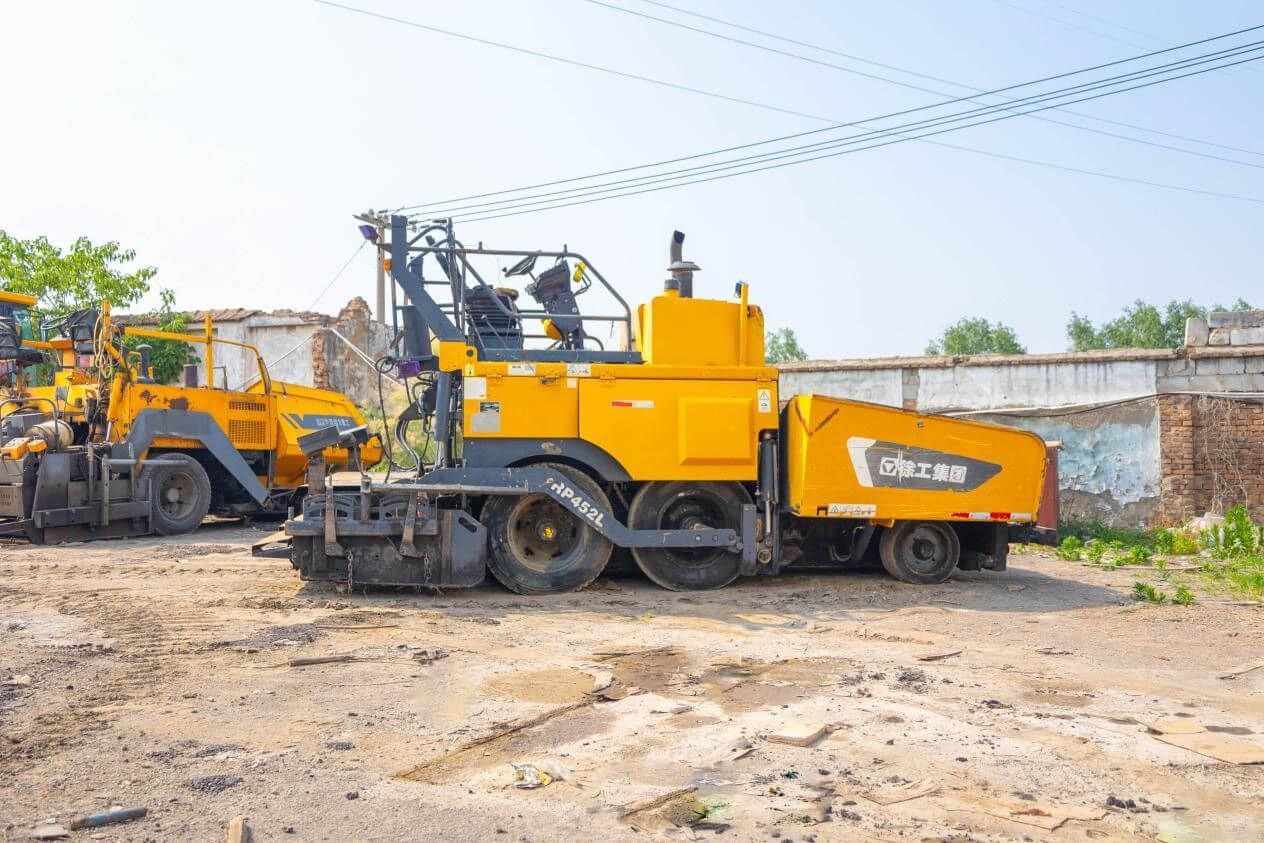 RP452L Wheeled Telescopic Paver