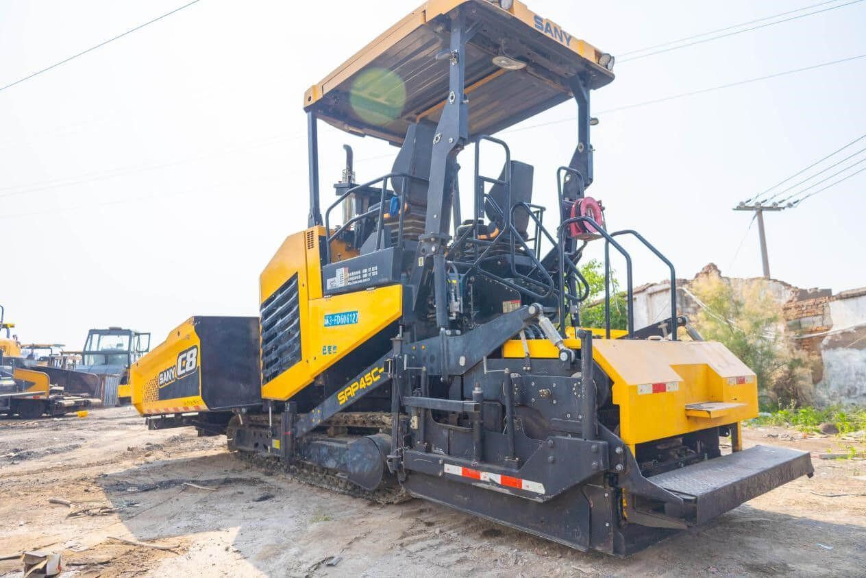 RP452L Wheeled Telescopic Paver